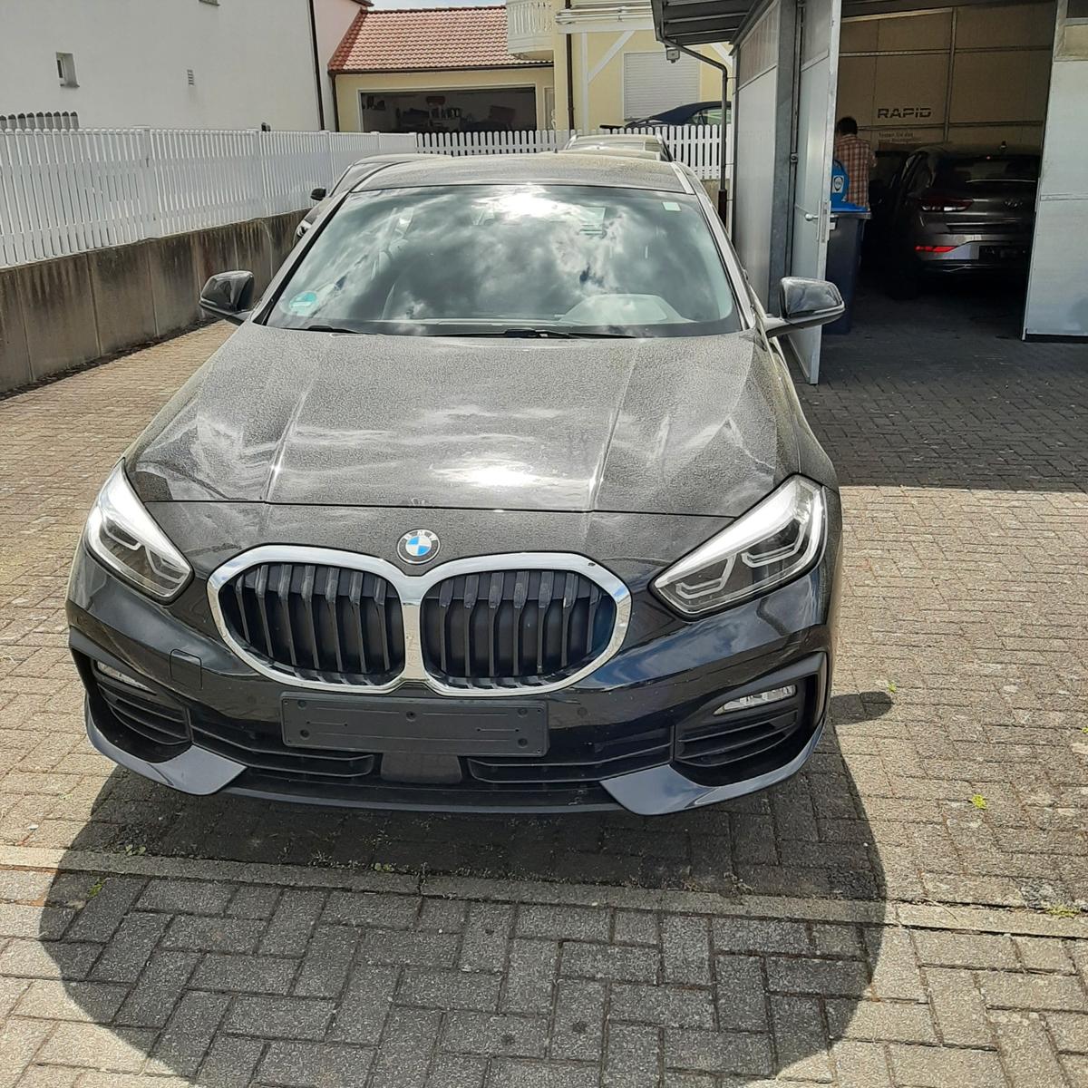 BMW 120i Autom. LED-NAVI-18" Alu-PDC-Sitzhz