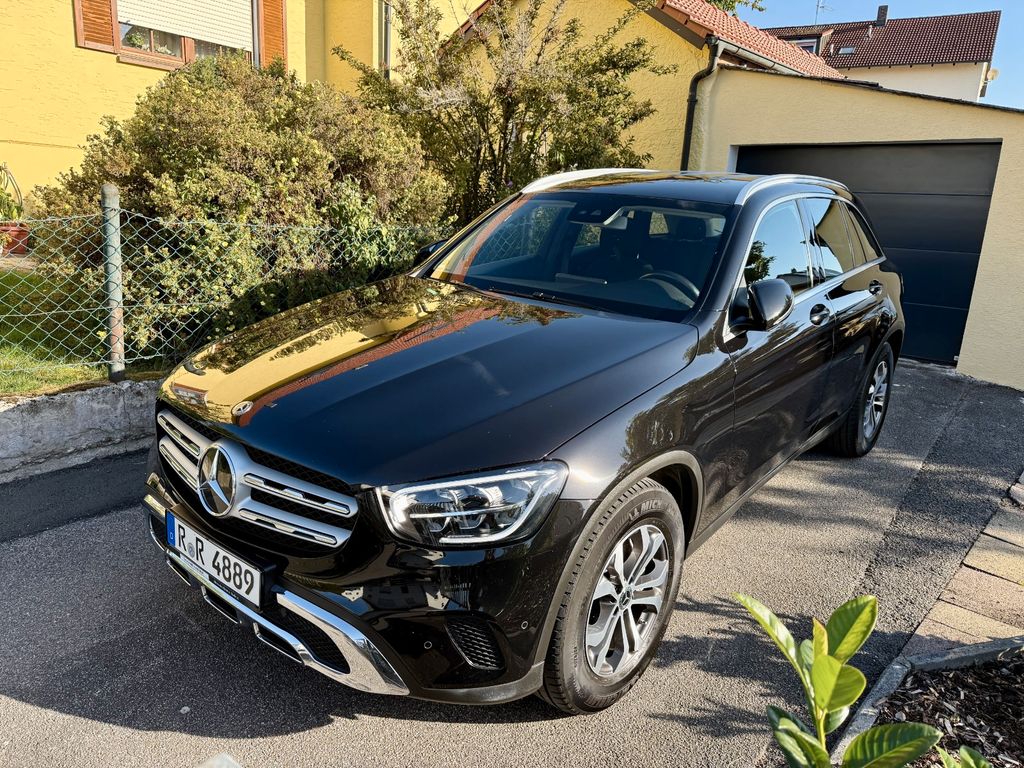 Image of Mercedes-Benz GLC 220