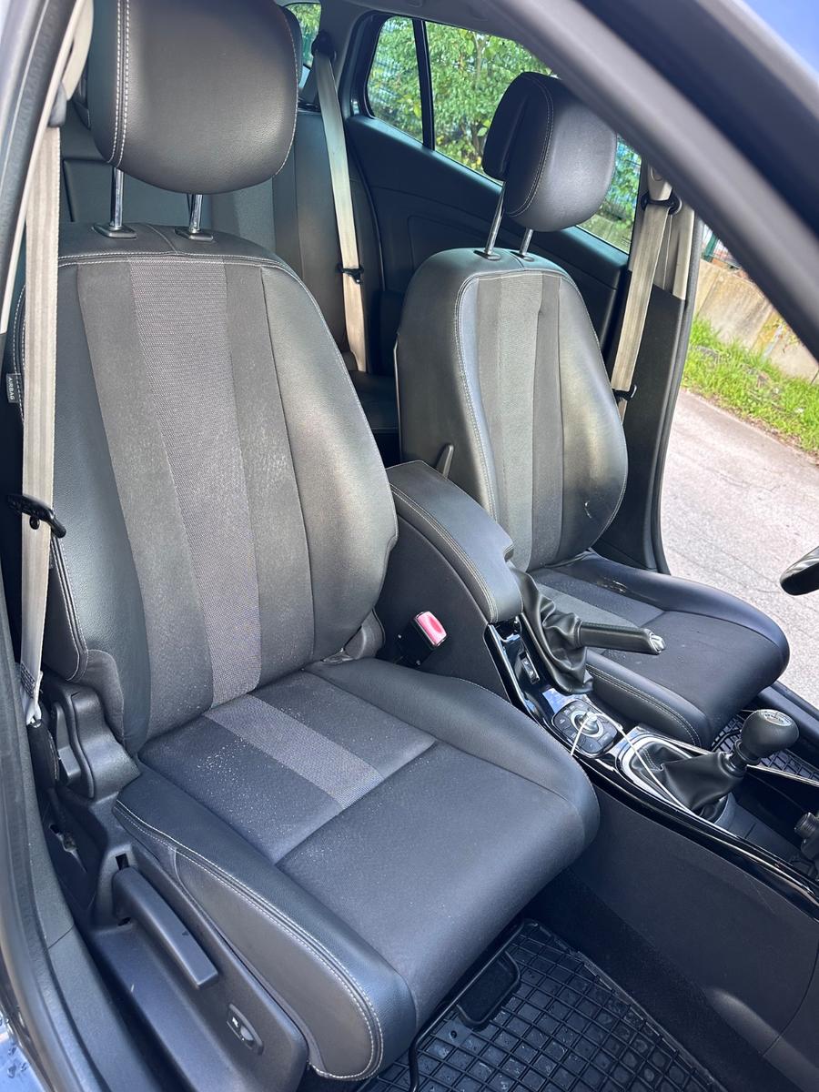 Renault Megane 2011 — photo 8