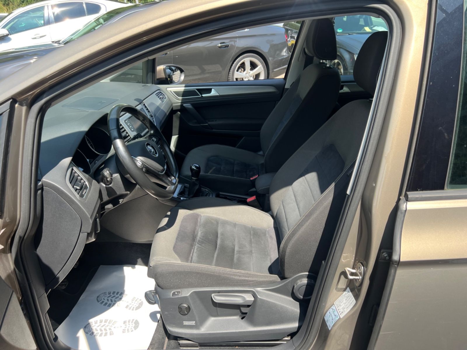 Fahrzeugabbildung Volkswagen Golf Sportsvan VII Comfortline *MASSAGE-SITZE *