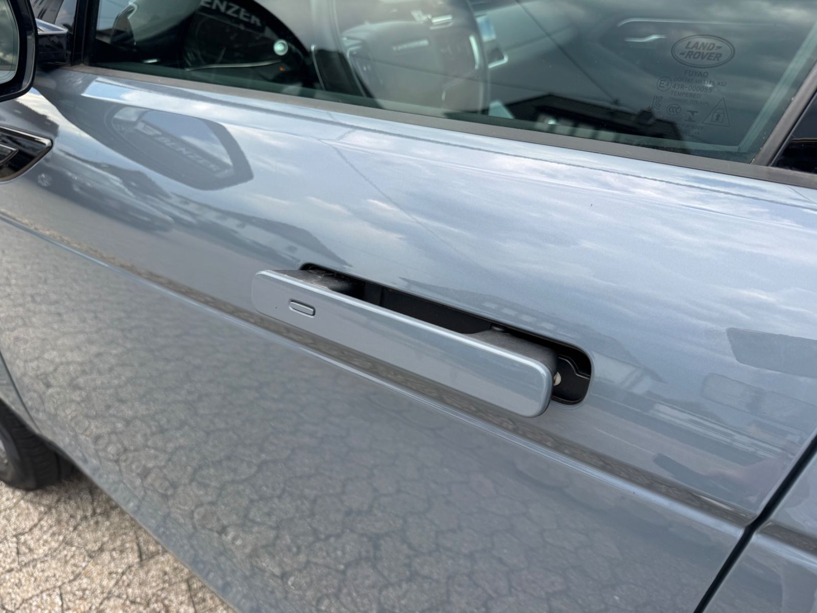 Fahrzeugabbildung Land Rover Range Rover Evoque R-Dynamic SE/Leder/PANO/LED