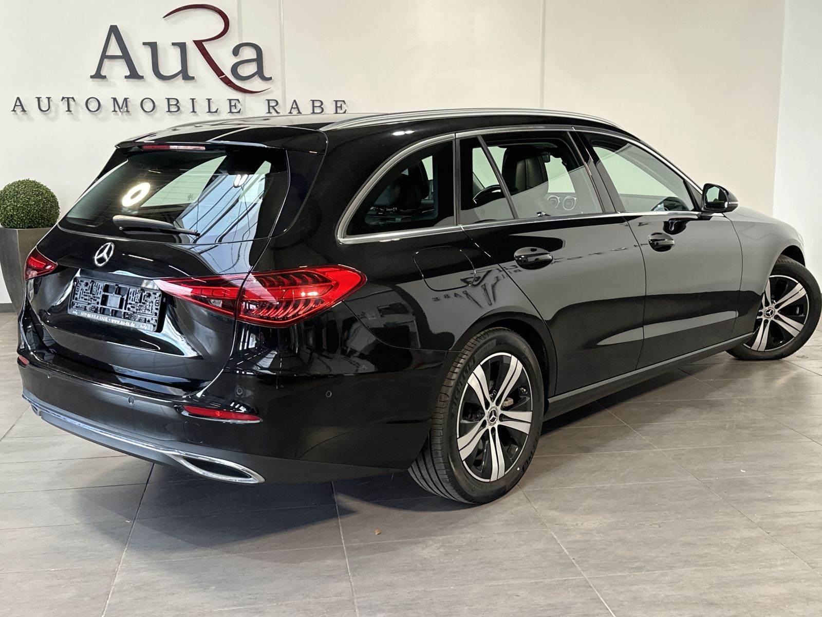 Fahrzeugabbildung Mercedes-Benz C 220d T Avantgarde NAV+LED+KAMERA+CARPLAY+VCOCK