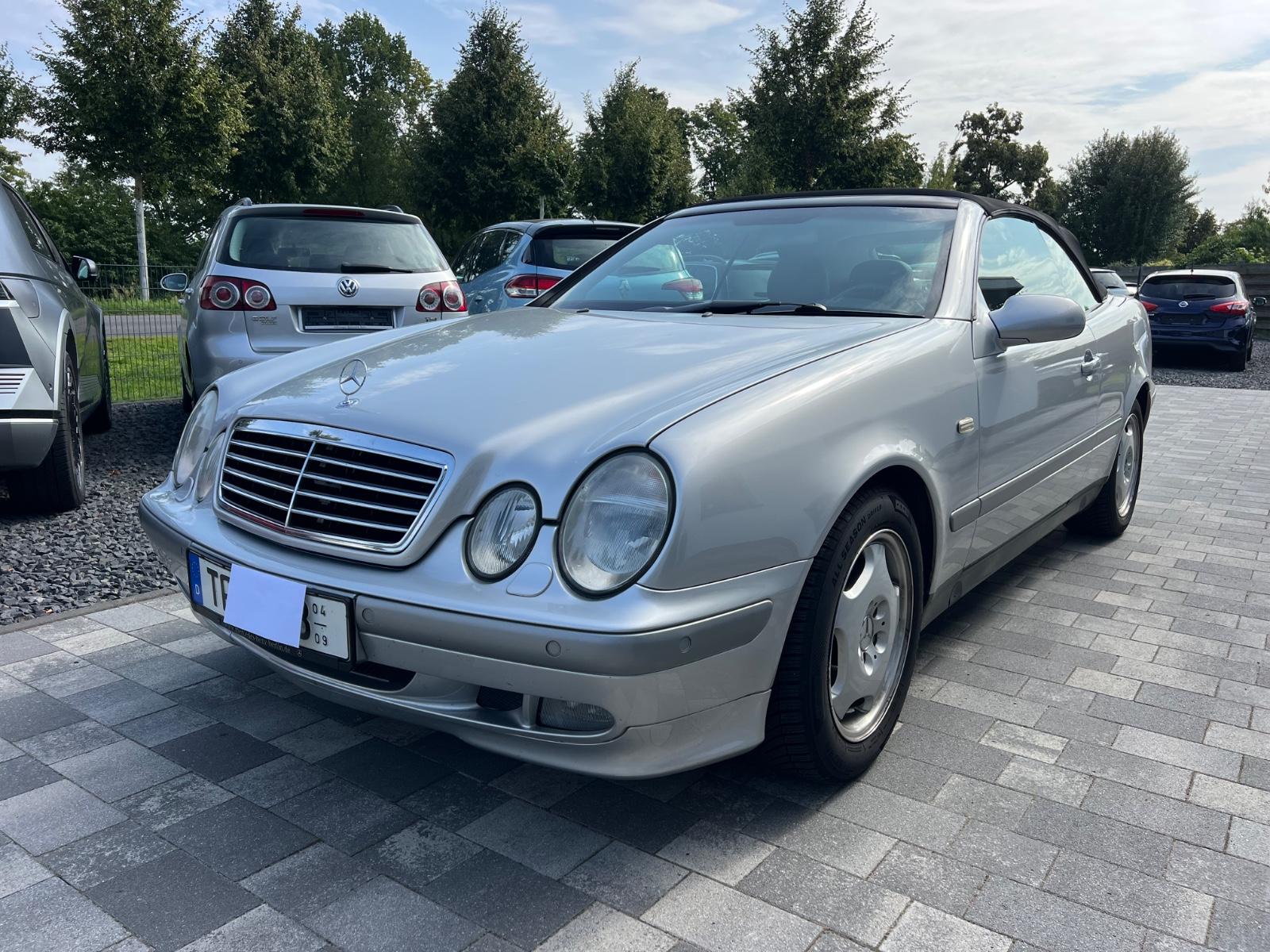 Mercedes-Benz CLK 320 AVANTGARDE Xenon Leder Rostfrei AHK Pdc