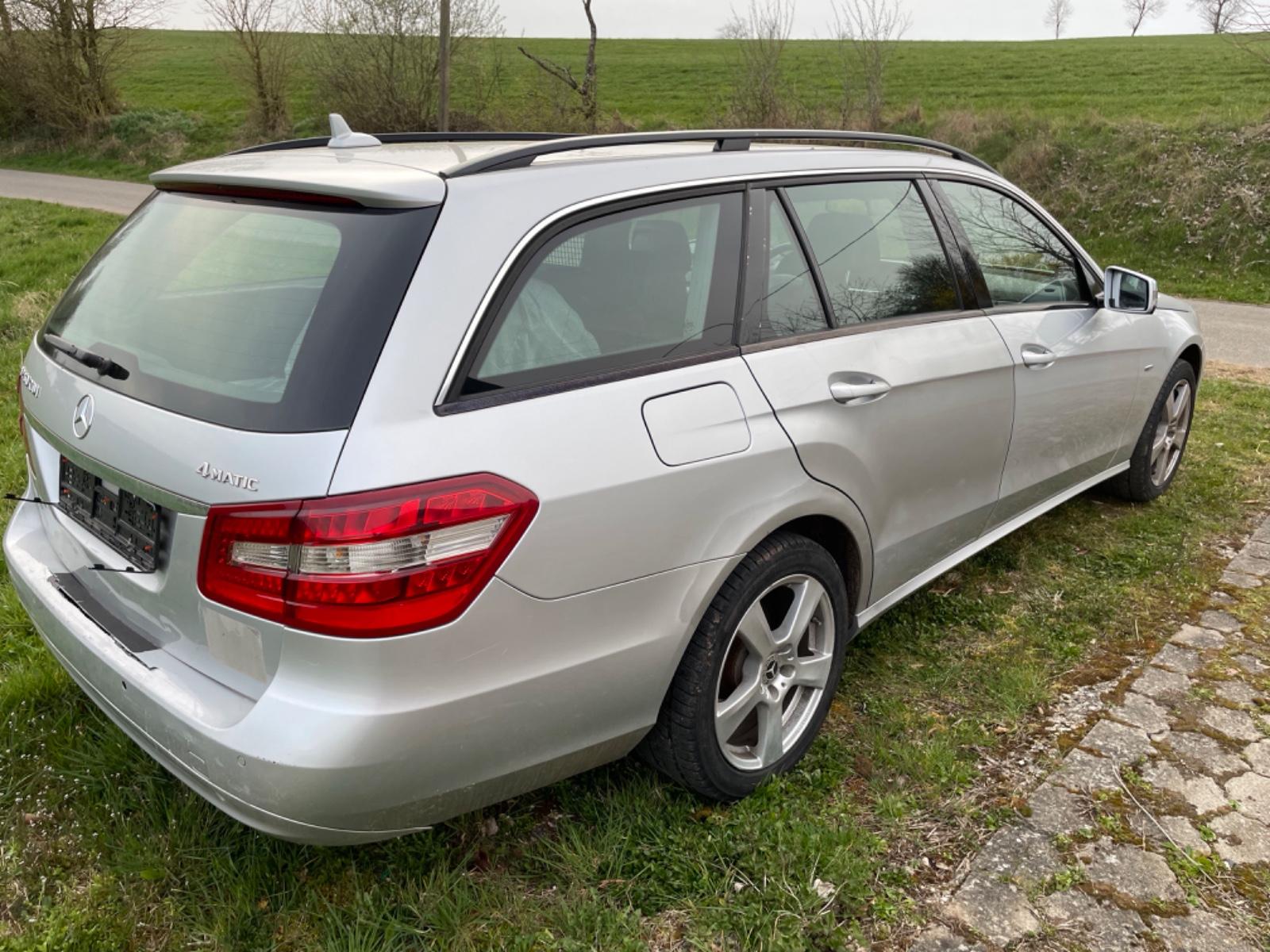 Mercedes-Benz E 250 E T-Modell E 250 CDI 4Matic