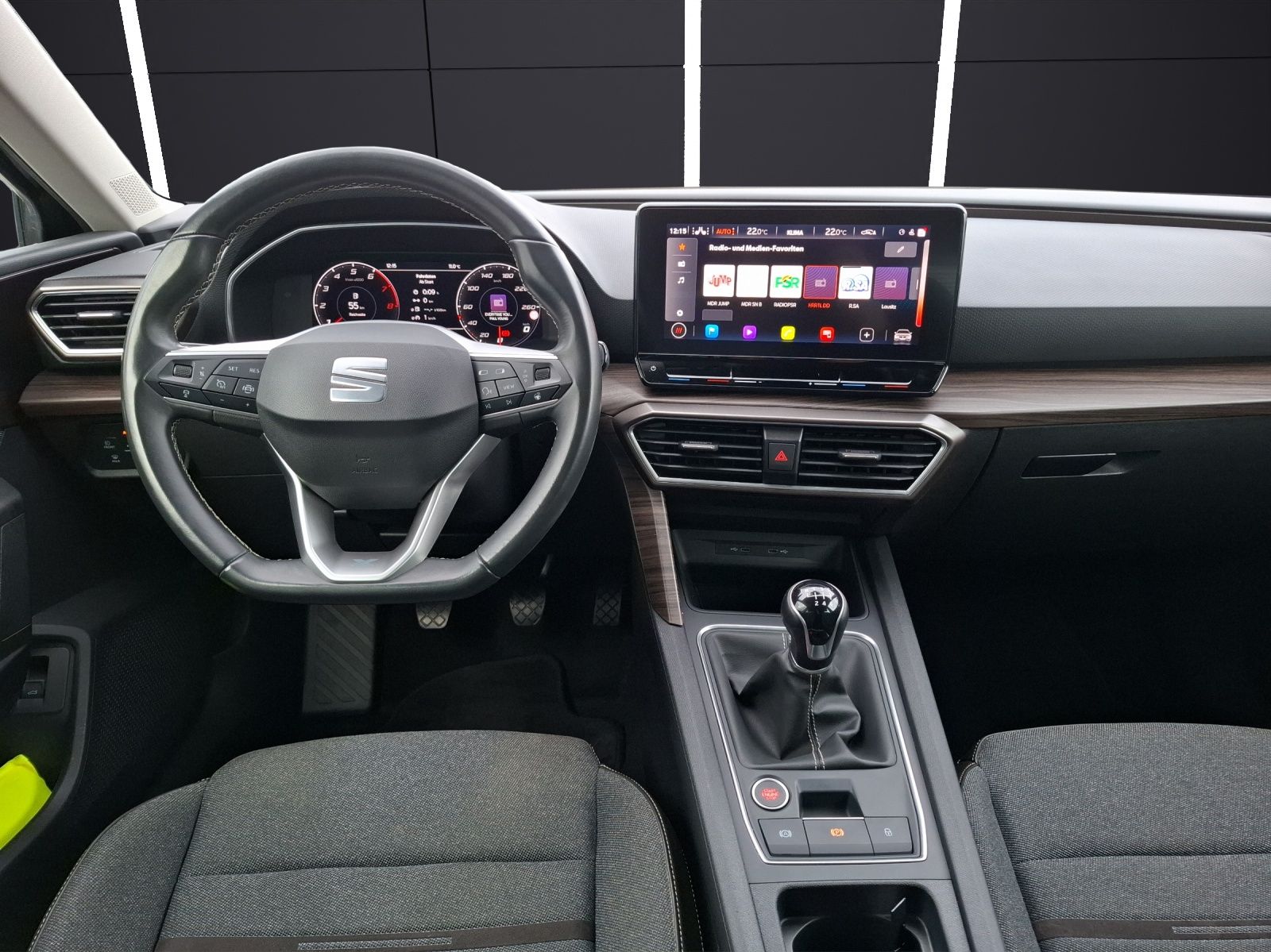 Fahrzeugabbildung SEAT Leon ST TSI Xcellence LED Navi ACC RFK SH