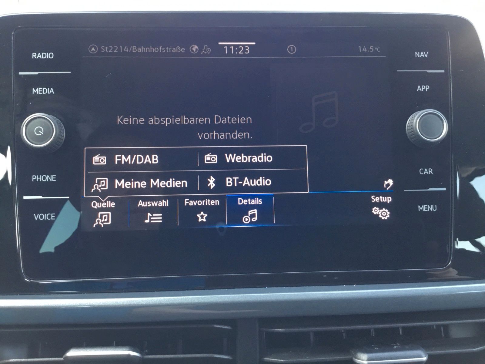 Fahrzeugabbildung Volkswagen T-Roc 1.5 TSI DSG Style+AHK+LED+ACC+17"+Kamera