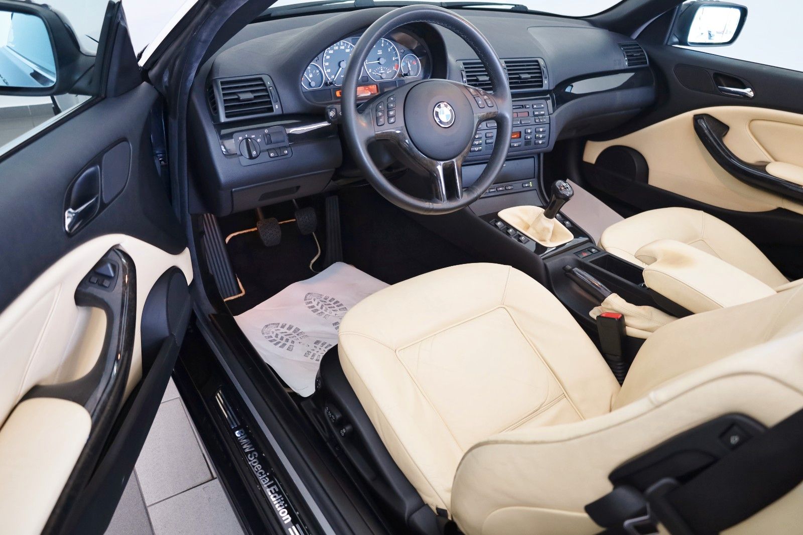 Fahrzeugabbildung BMW Cabrio 318 Ci Edition Exclusive Leder,Xenon,SH