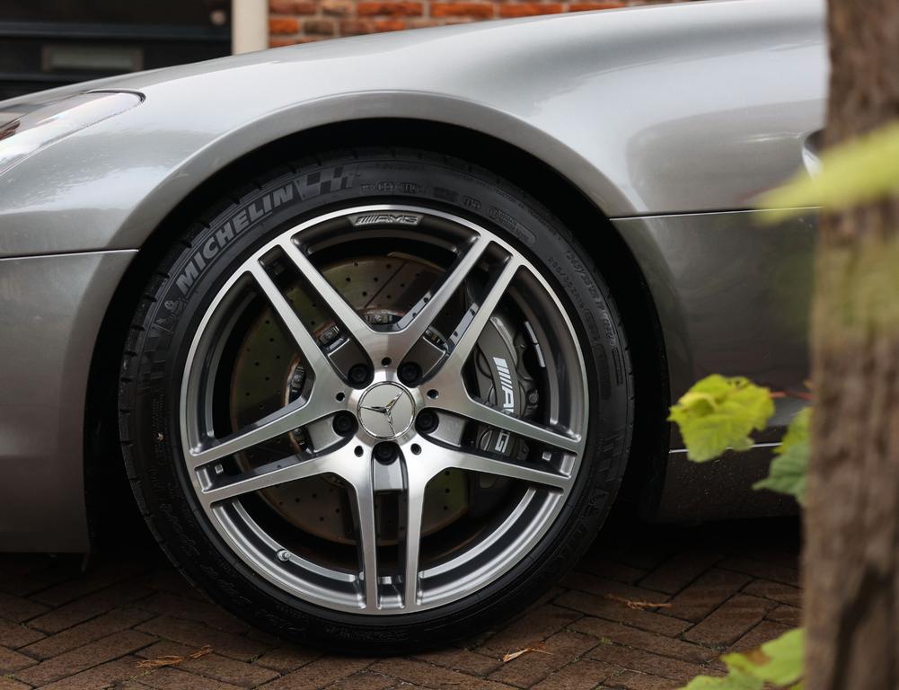 Mercedes-Benz SLS AMG