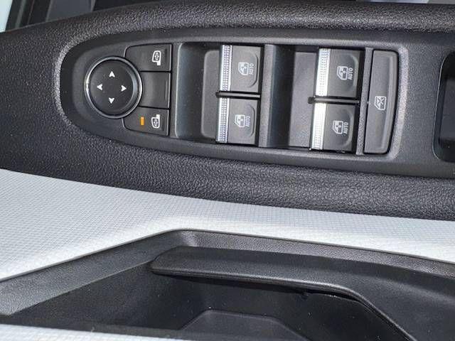 Fahrzeugabbildung Renault 4 E-Tech elektrisch Evolution 150 Comfort Range