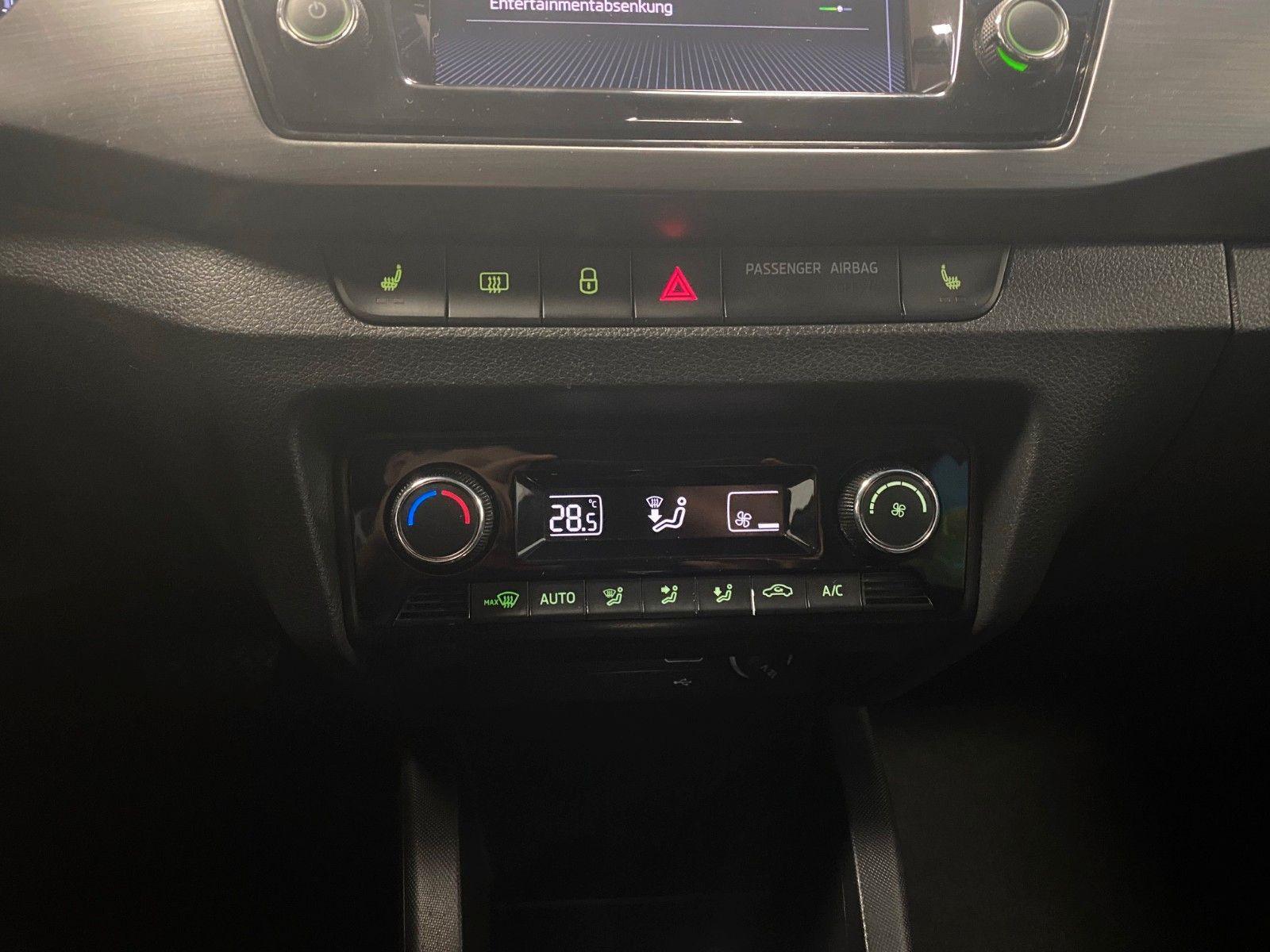 Skoda Fabia 1.0 TSI DSG STYLE+Kamera+Mirror Link+ALU+