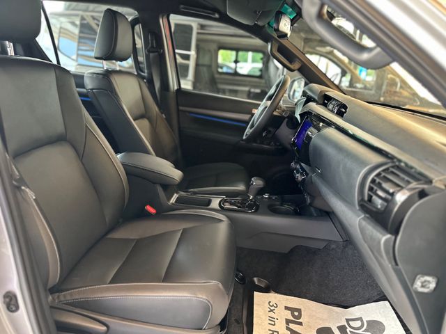Toyota Hilux Double Cab Invincible 4×4 *SOFORT*