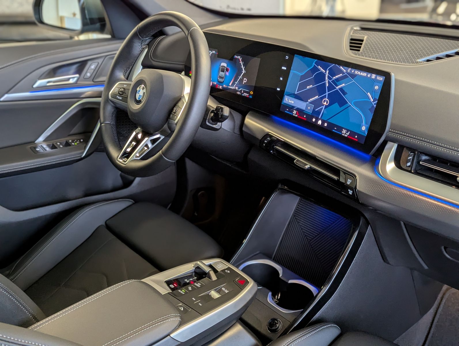 BMW X1 18d sDrive M-Sport Travel-Paket Pano Cam AHK - Image 11