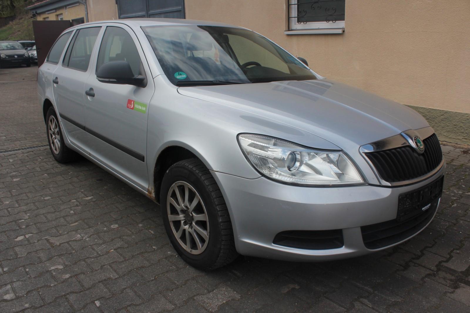Skoda Octavia 2011 — interior
