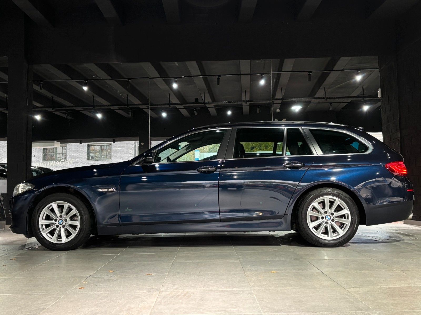 Fahrzeugabbildung BMW 520d xDrive *Automatik*Kamera*SHZ*Navi*Klima