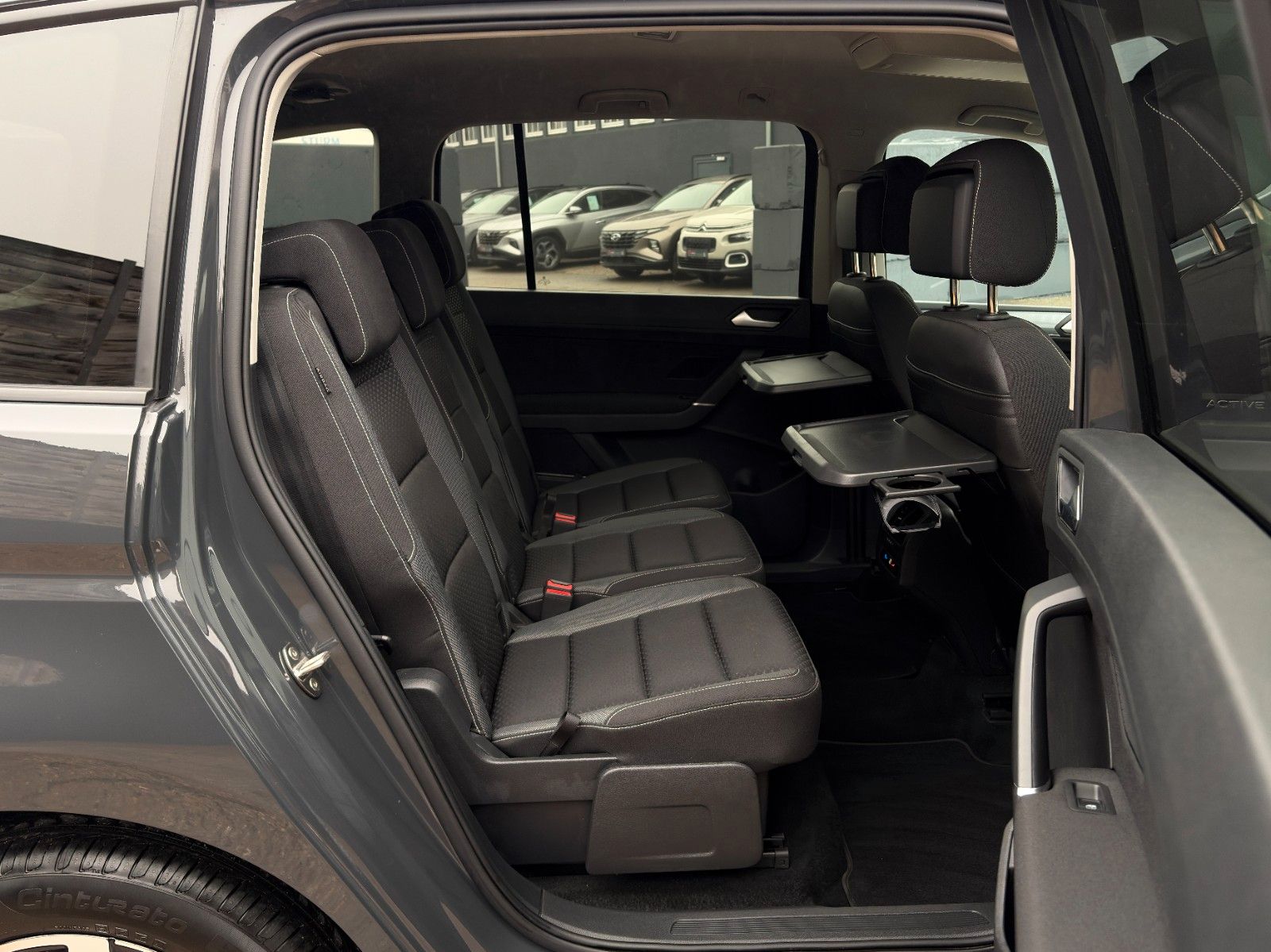 Fahrzeugabbildung Volkswagen Touran 1.5 TSI DSG Active Kamera ACC LED LHZ SHZ