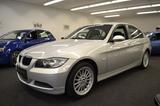 BMW 318i (E 90) 1. Hd. Rentnerfahrzeug! Neuwertig! - BMW 318: 318i E90