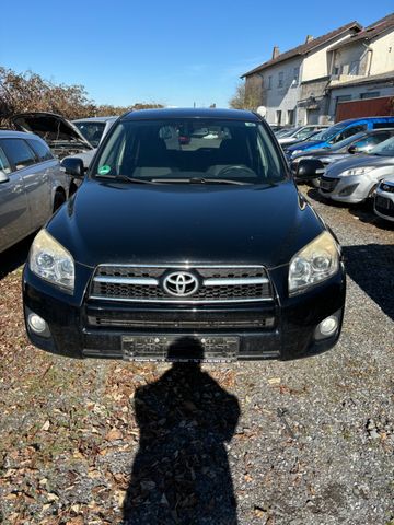 Toyota RAV 4 2,2-l-D-4D 4x4 Executive