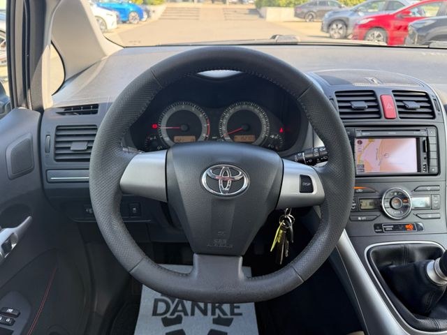 Toyota Auris Club