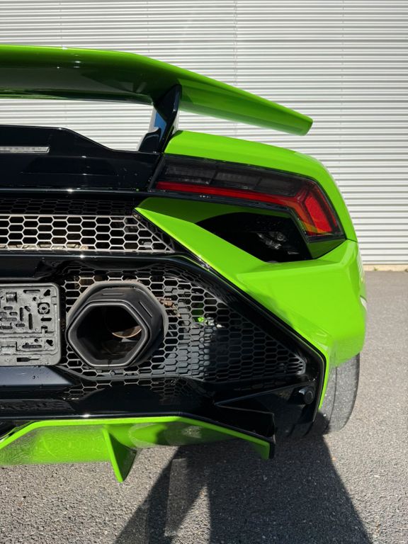 LAMBORGHINI Huracán 2024