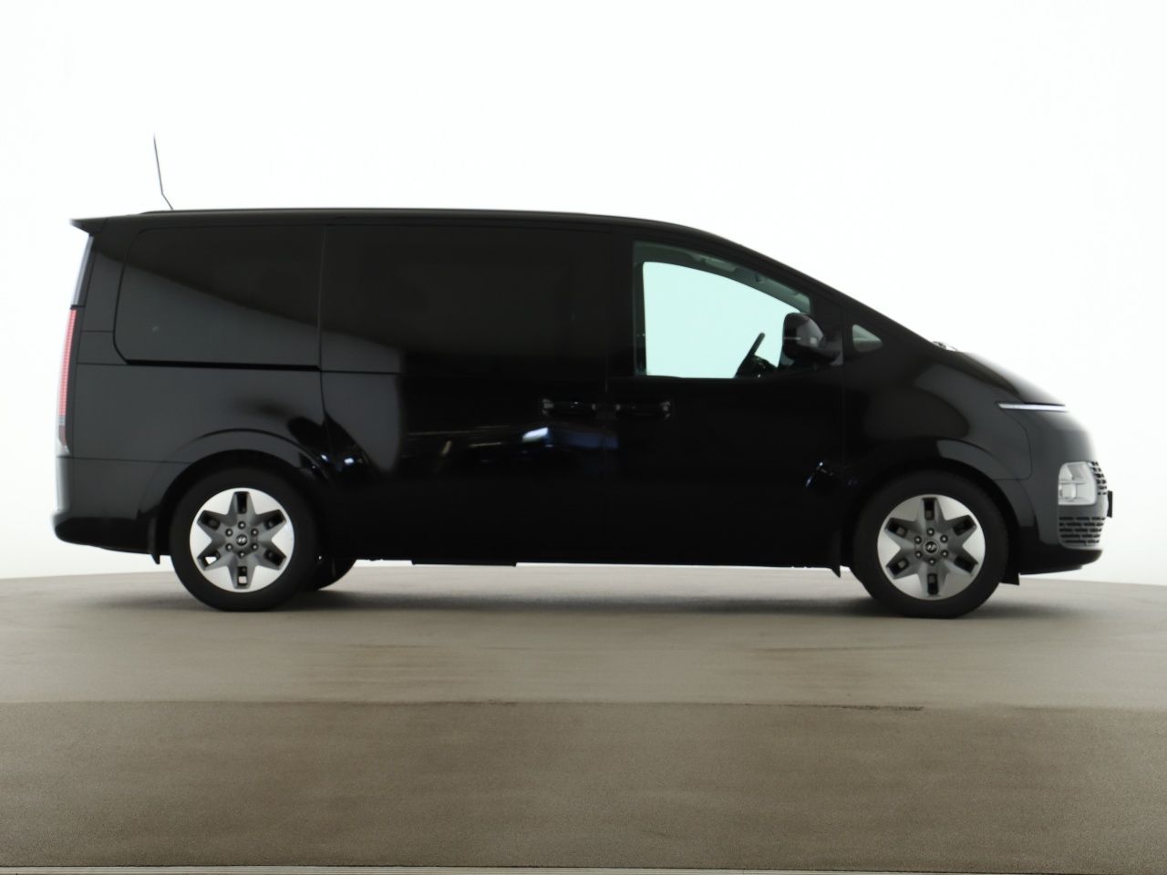 Hyundai Staria – Bild 8
