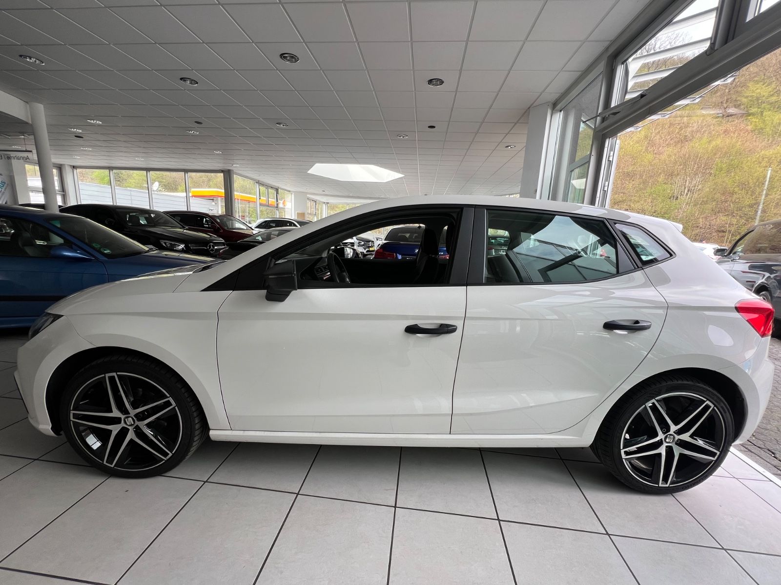 Fahrzeugabbildung SEAT Ibiza 1.6 TDI  Reference*NAVI*CAR-PLAY*ALUFELGEN