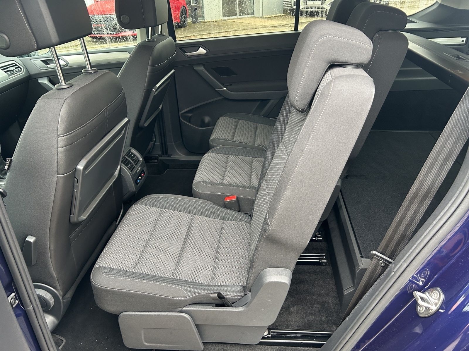 Fahrzeugabbildung Volkswagen Touran TDI Comfortline Navi PDC SH LM