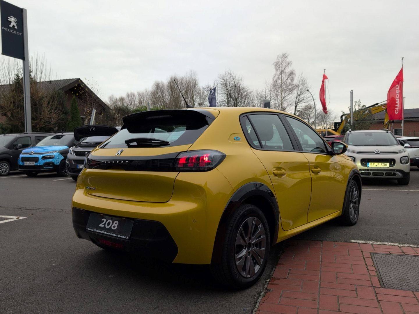 Fahrzeugabbildung Peugeot 208 Active Pack Elektromotor     136  CarPlay