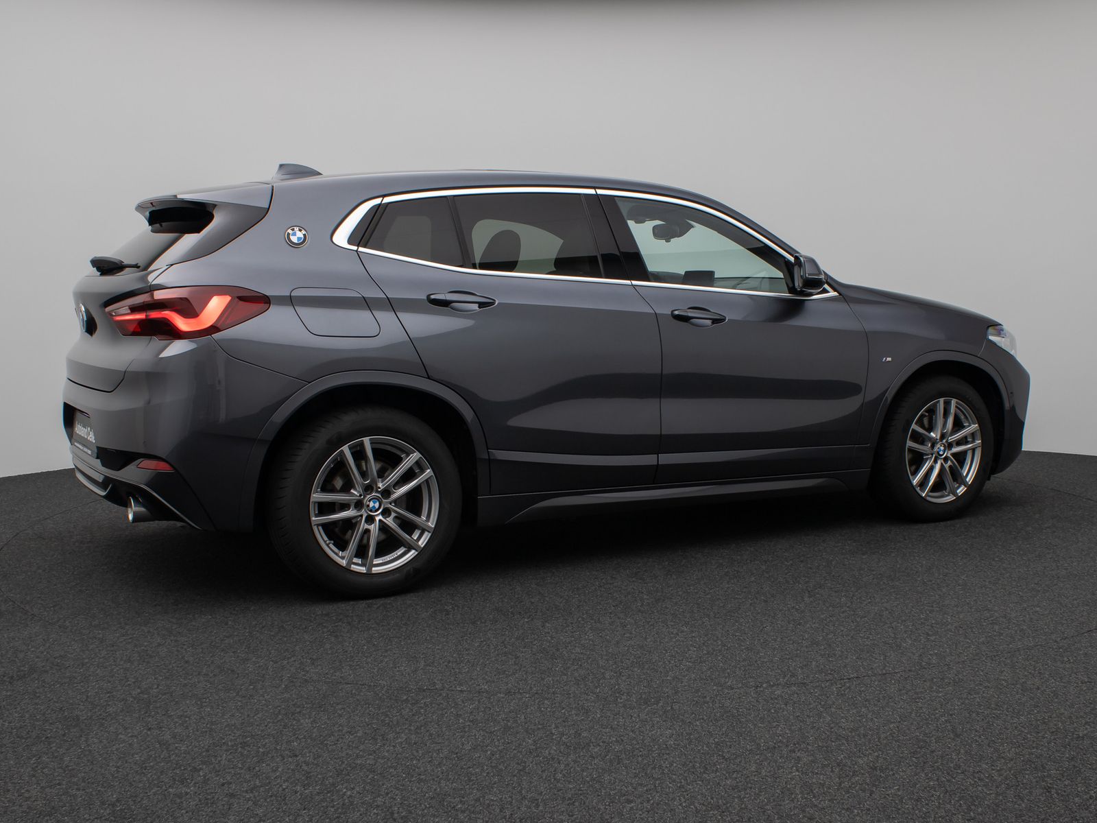 Fahrzeugabbildung BMW X2 xD20d M Sport Panorama Kamera HUD DAB Komfort