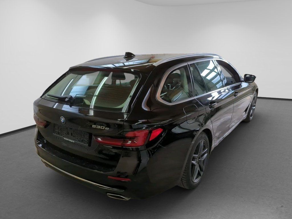 BMW 530 e xDrive Luxury Line Inno BLIS HuD imagem 2