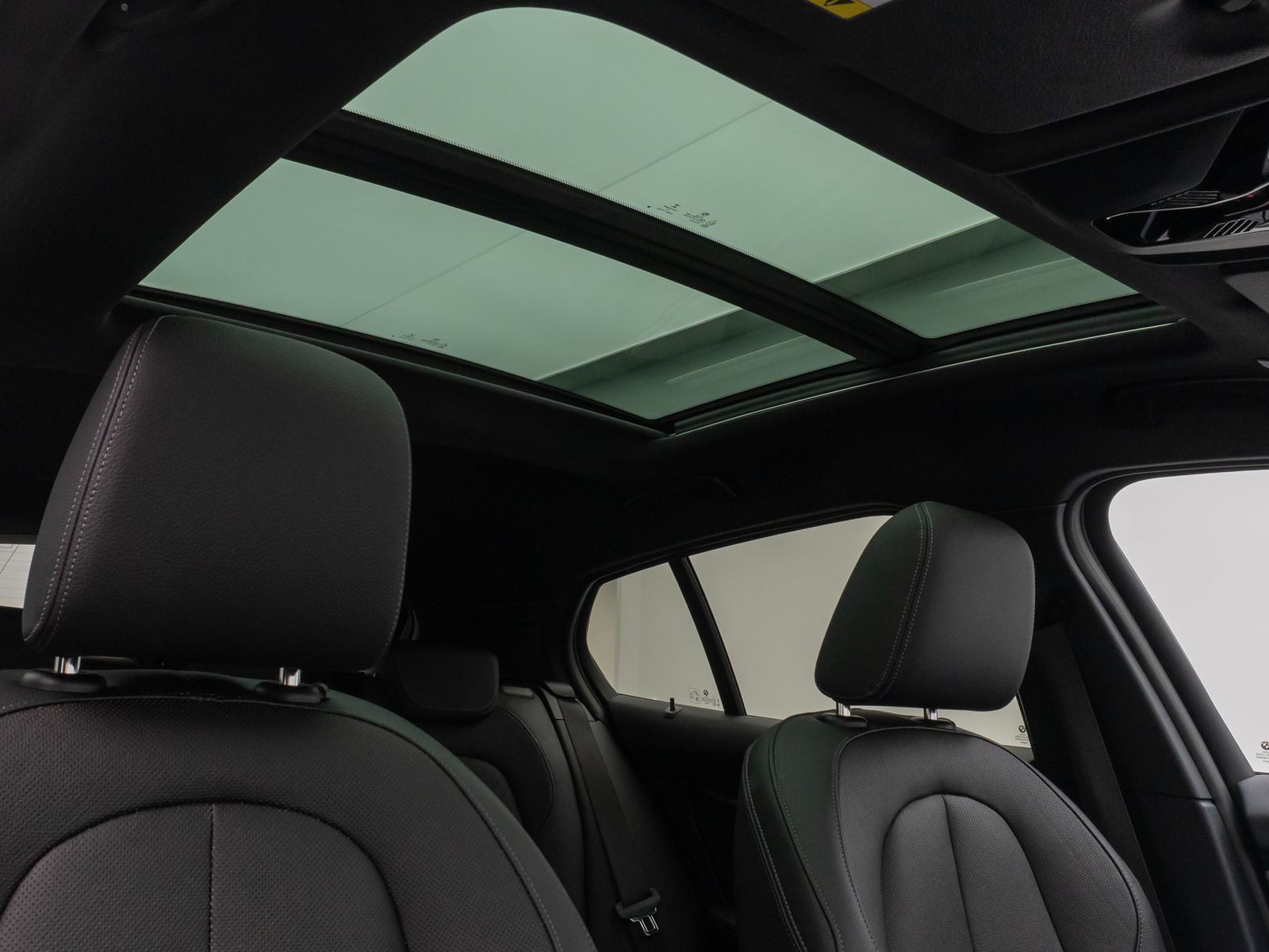 Fahrzeugabbildung BMW 120i M Sport Panoram Kamera DAB HiFi Komfort 19"