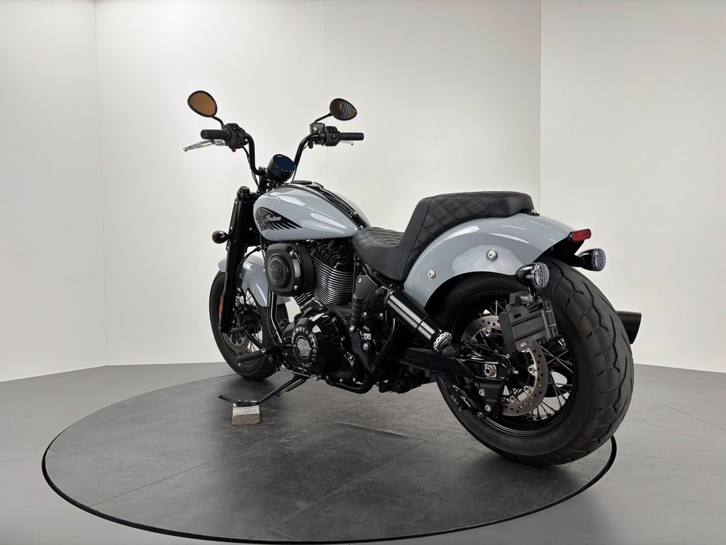 Fahrzeugabbildung Indian CHIEF BOBBER DARK HORSE *JEKILL & HYDE*
