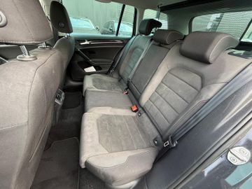 Volkswagen Golf - 9