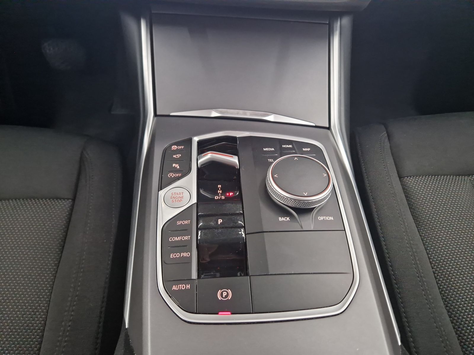BMW 318 i Touring Navi LED SHZ Allwetter – Bild 20