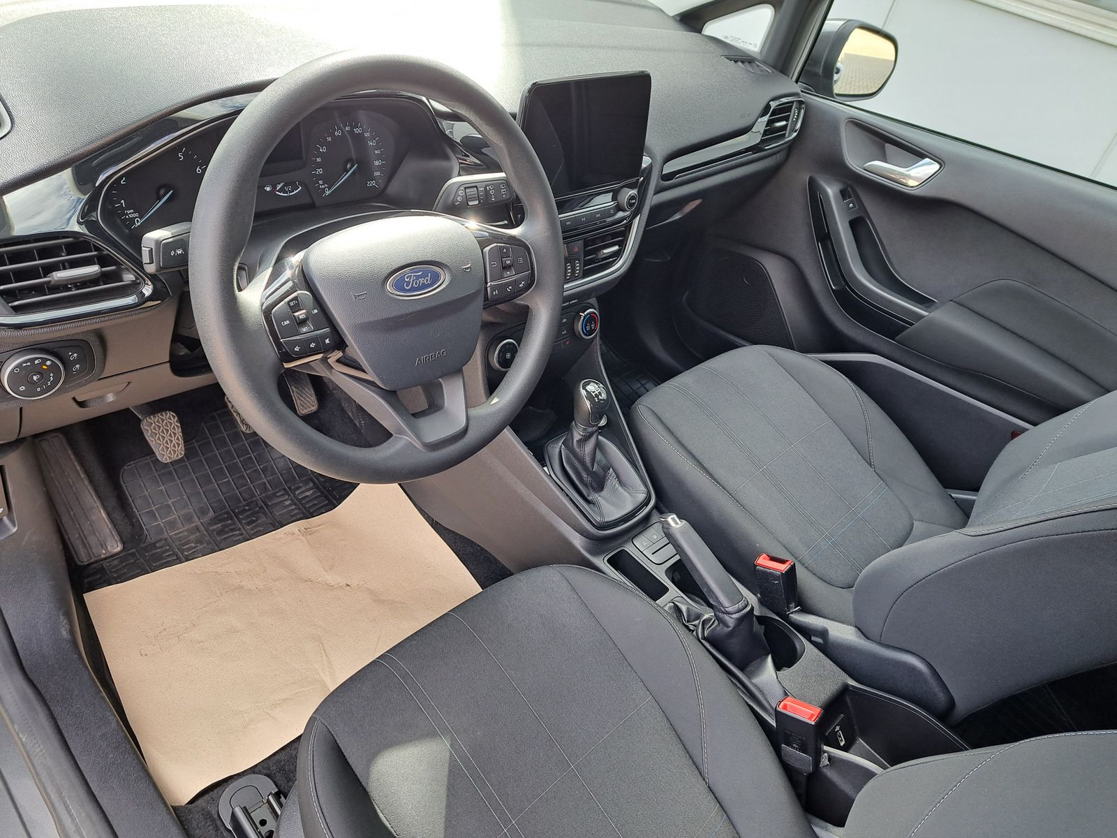 Fahrzeugabbildung Ford Fiesta 1.1 Cool & Connect APP-LINK WINTERPAKET