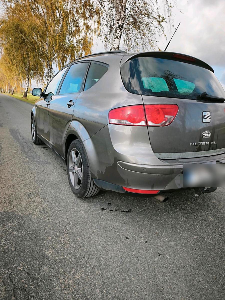 Seat Altea XL 2015 — engine 105 HP (77kW)
