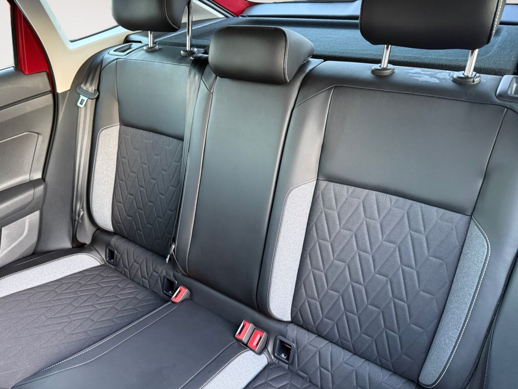 Fahrzeugabbildung Volkswagen Taigo 1.0 TSI  Goal Panoramadach