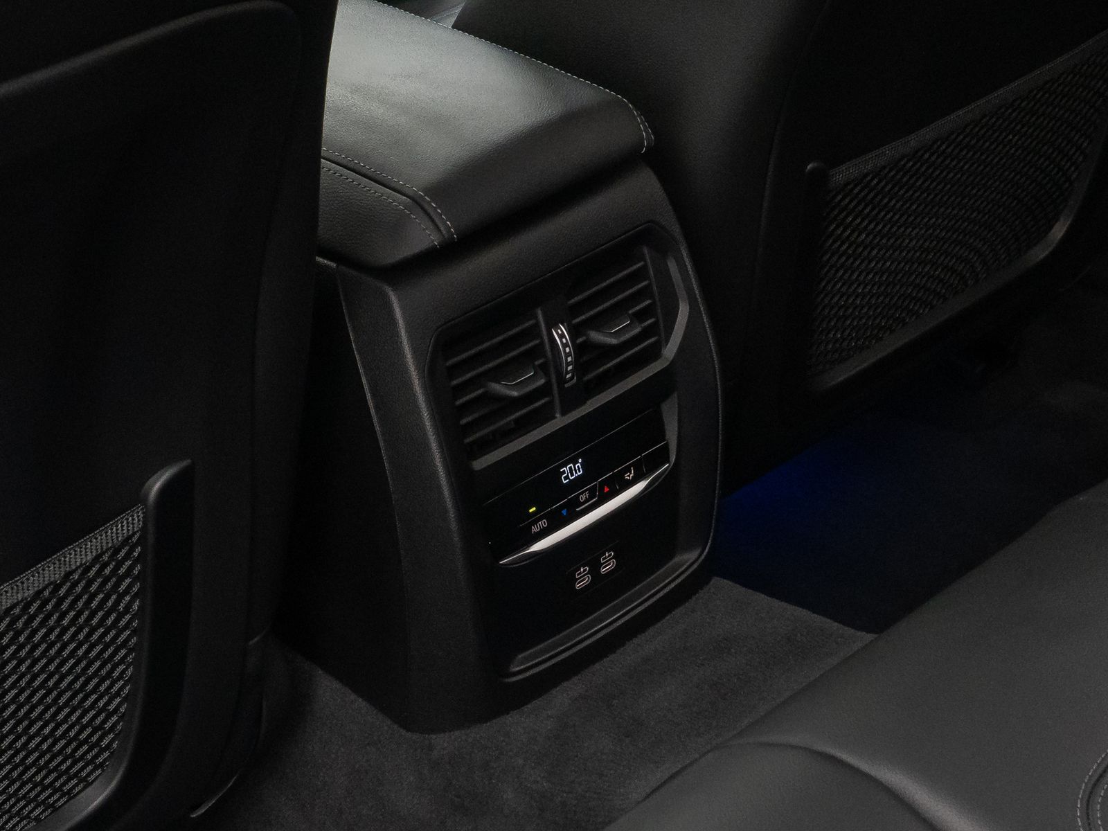 Fahrzeugabbildung BMW 320i xD Luxury Line El.Glasdach Kamera HiFi AHK