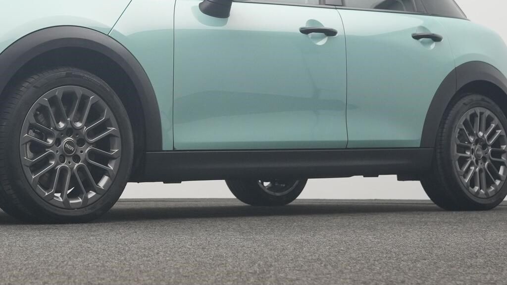 Fahrzeugabbildung MINI Cooper S 5-Türer, Head-Up, Panorama Dach, Sitzhe