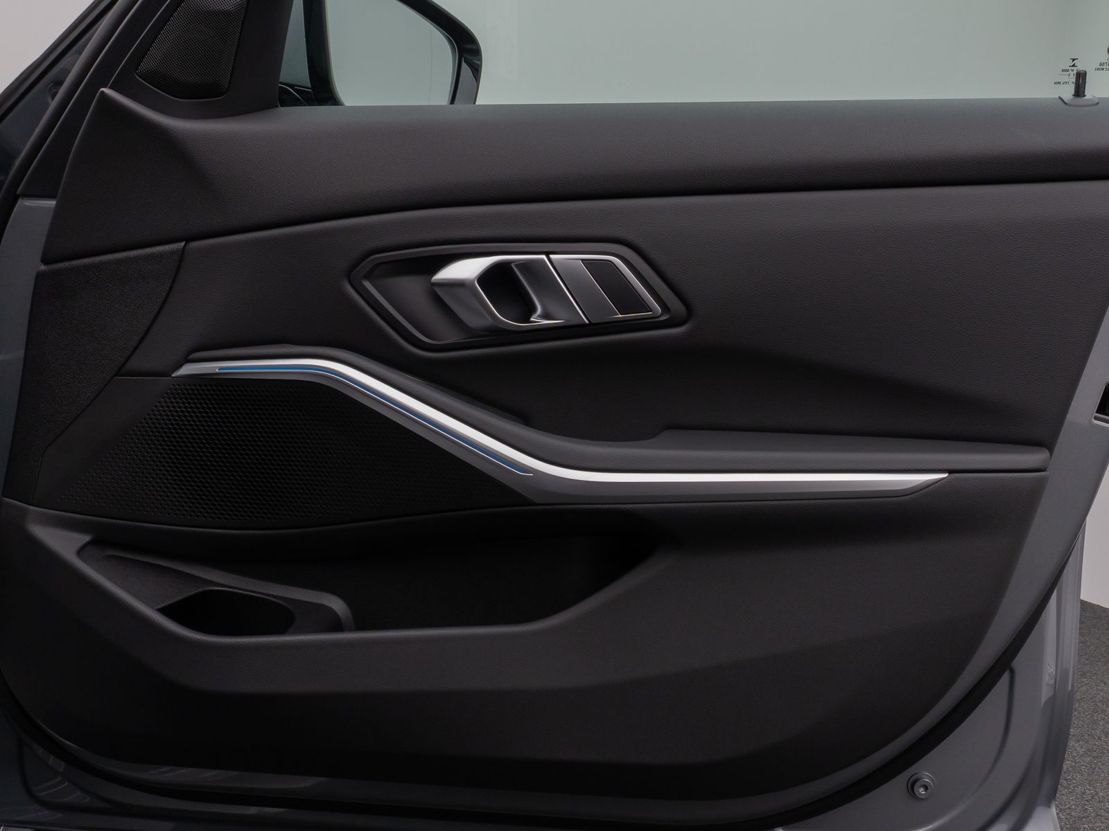 Fahrzeugabbildung BMW 330e M Sport Kamera DAB HiFi Stop&Go Komfort 19"