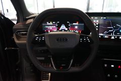 AUDI SQ5 TFSI quattro | Pano | HuD| Carbon | B&O AUDI SQ5 TFSI quattro | Pano | HuD| Carbon | B&O