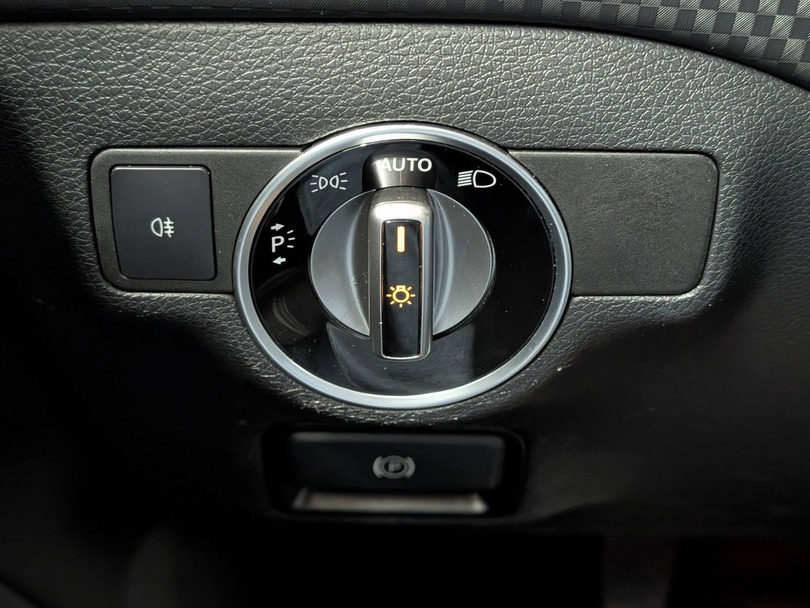 MERCEDES-BENZ A 180 1.6 Urban Navi LED Klima SHZ – Bild 35