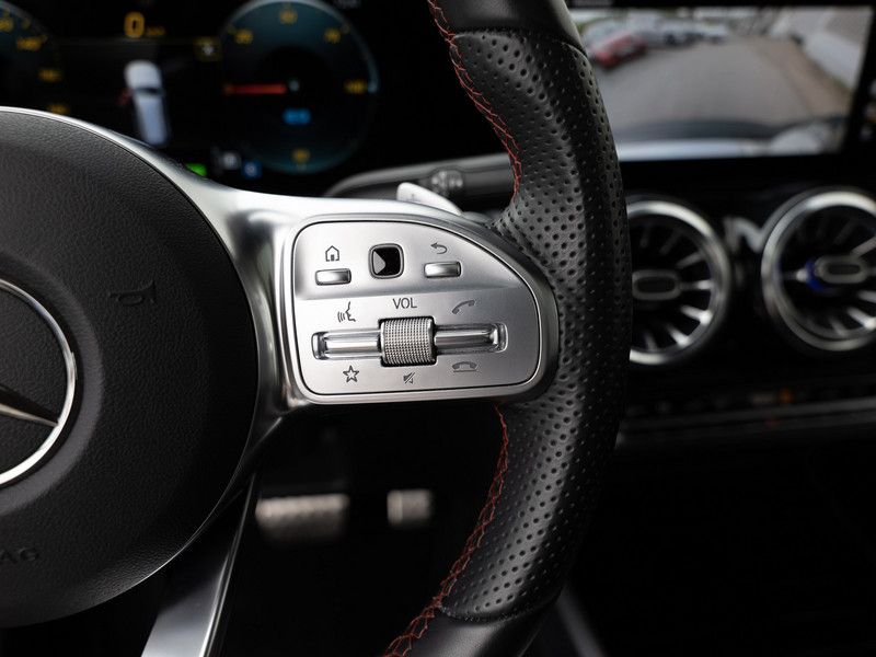 Mercedes-Benz EQB 250 AMG-Sport Pano Burm Distr Night 7Sitzer foto 17