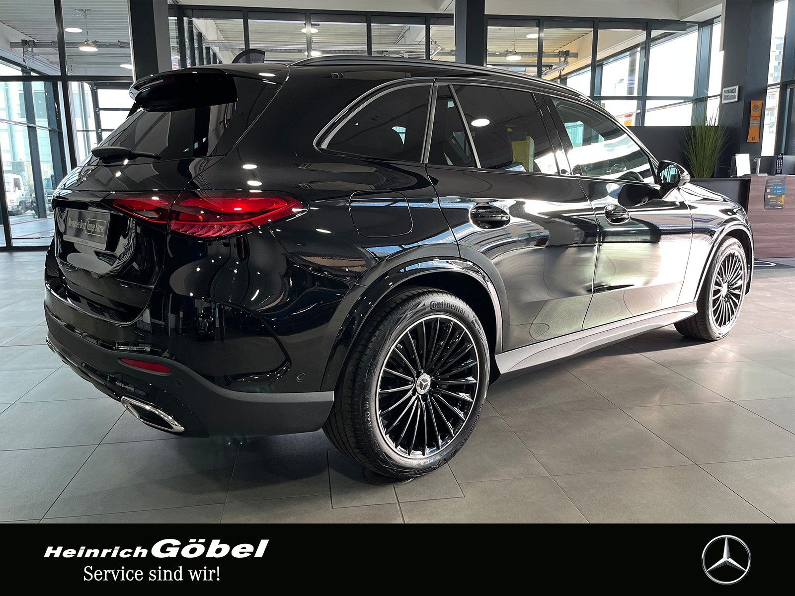 Fahrzeugabbildung Mercedes-Benz GLC 300 d AMG+DIGITAL-L+PANO+AHK+360°+MEMORY