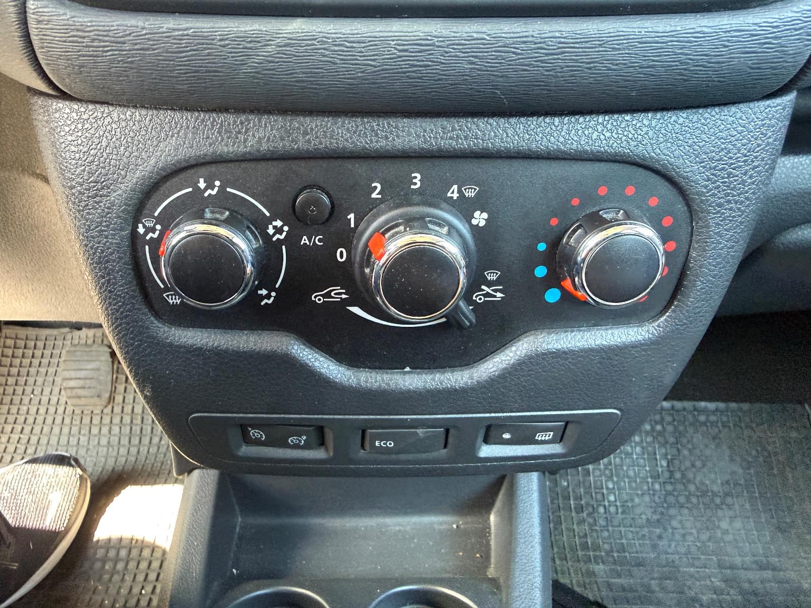 Dacia Lodgy 2015 — photo 8