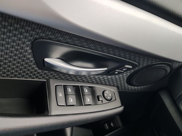Fahrzeugabbildung BMW 218d Active Tourer Advantage+LED+Pano+Kamera+DAB