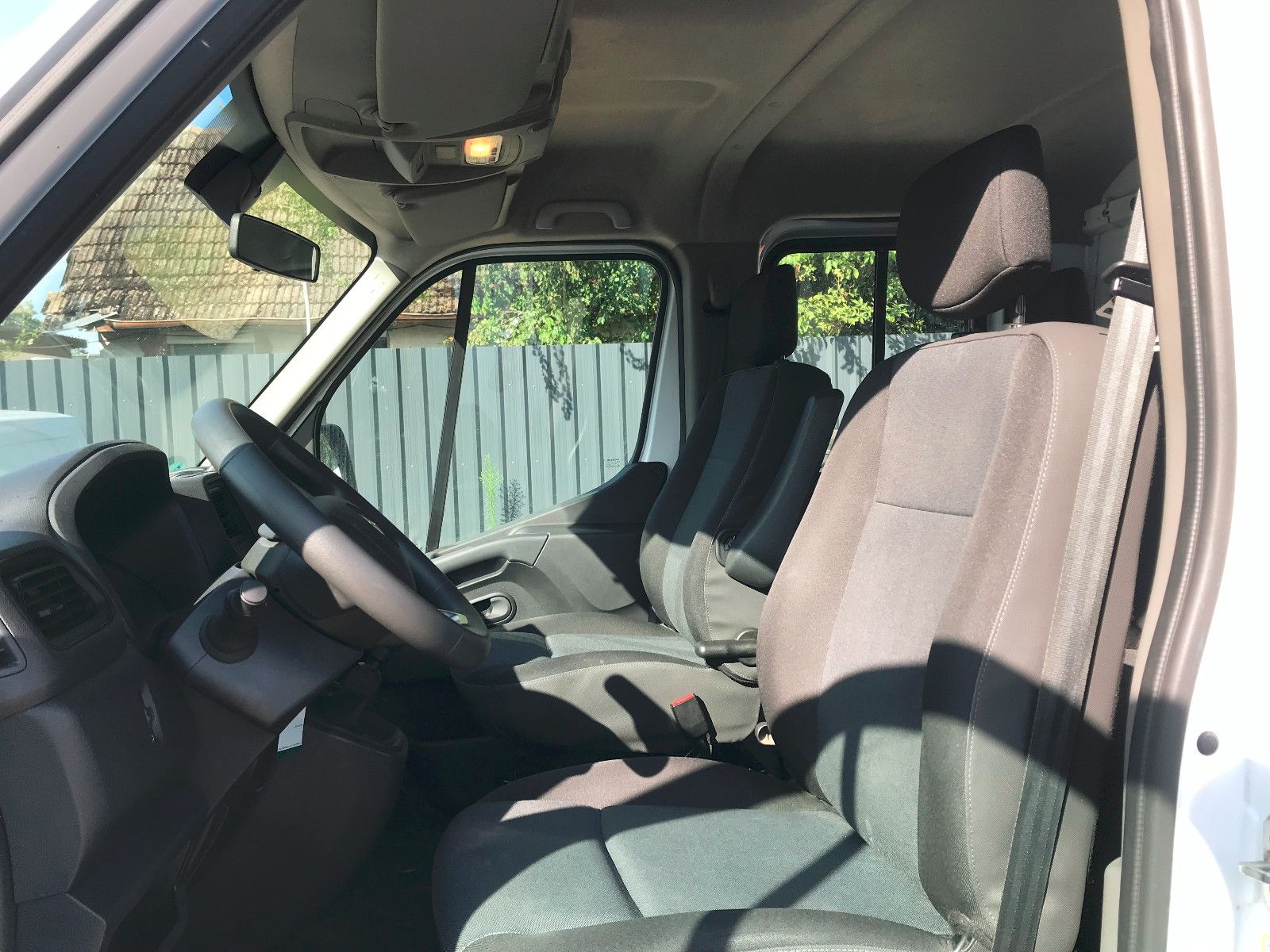 Fahrzeugabbildung Renault Master III DoKa ,L3H1,3-SEITENKIPPER