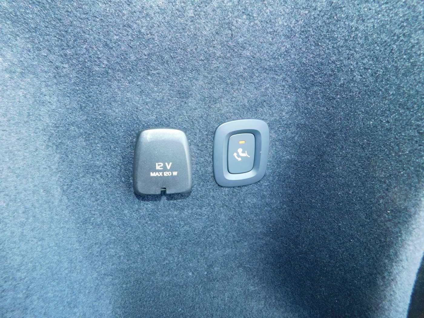 Fahrzeugabbildung Volvo V60 B4 B DKG Plus Dark