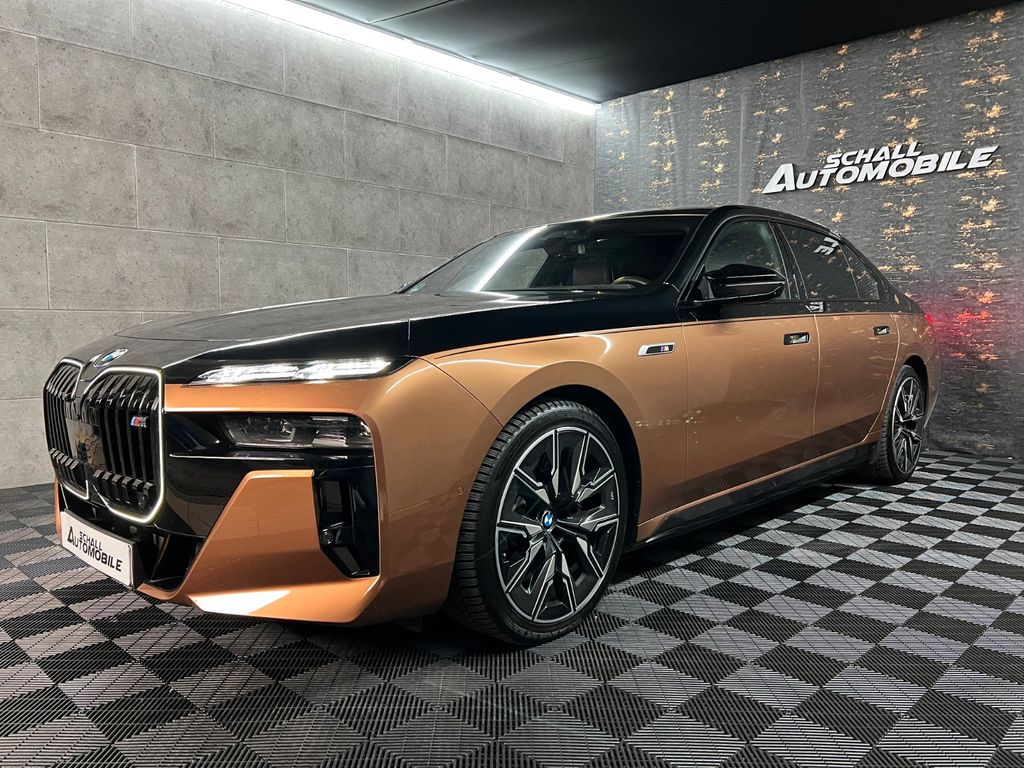 BMW i7
