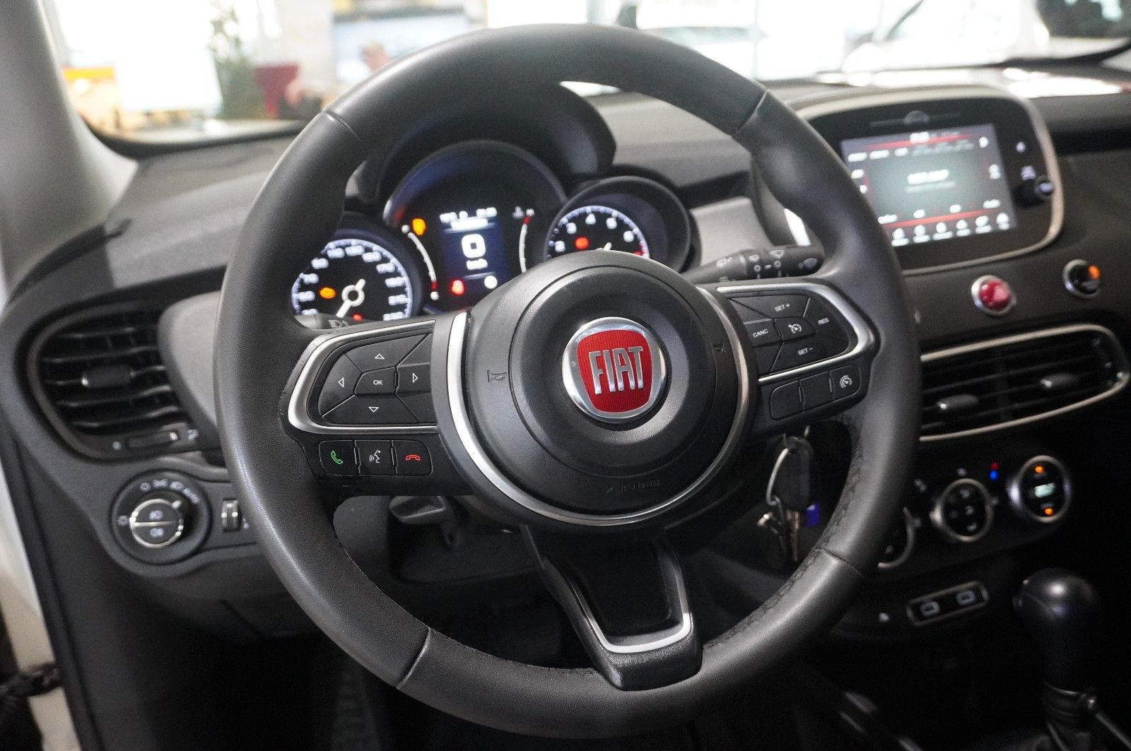 Fahrzeugabbildung Fiat 500X 1.3T CROSS DCT NAVI/LED/PDC/SPORT/TEMP/DAB+