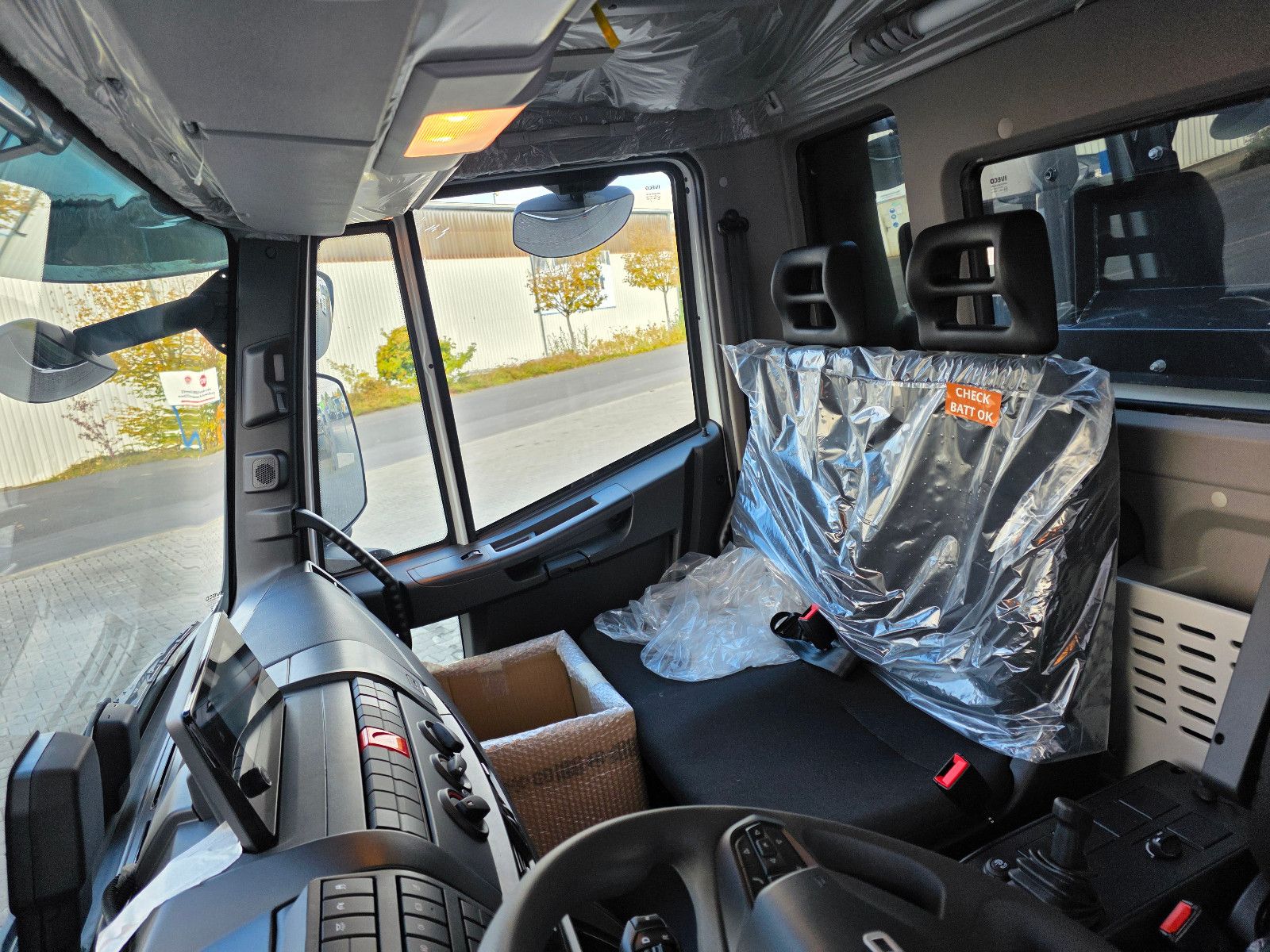 Fahrzeugabbildung Iveco Eurocargo ML160E32 4x2 Kipper, Klima, 2 x AHK